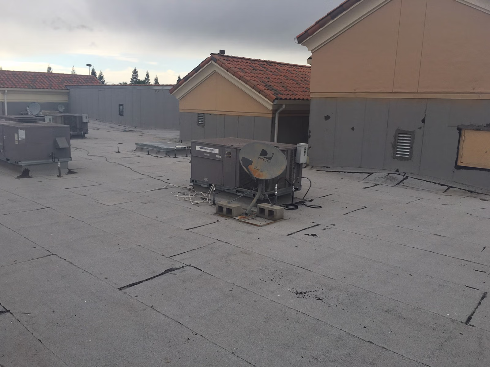 Via Montana Shopping Center - 1528 E Champlain Dr