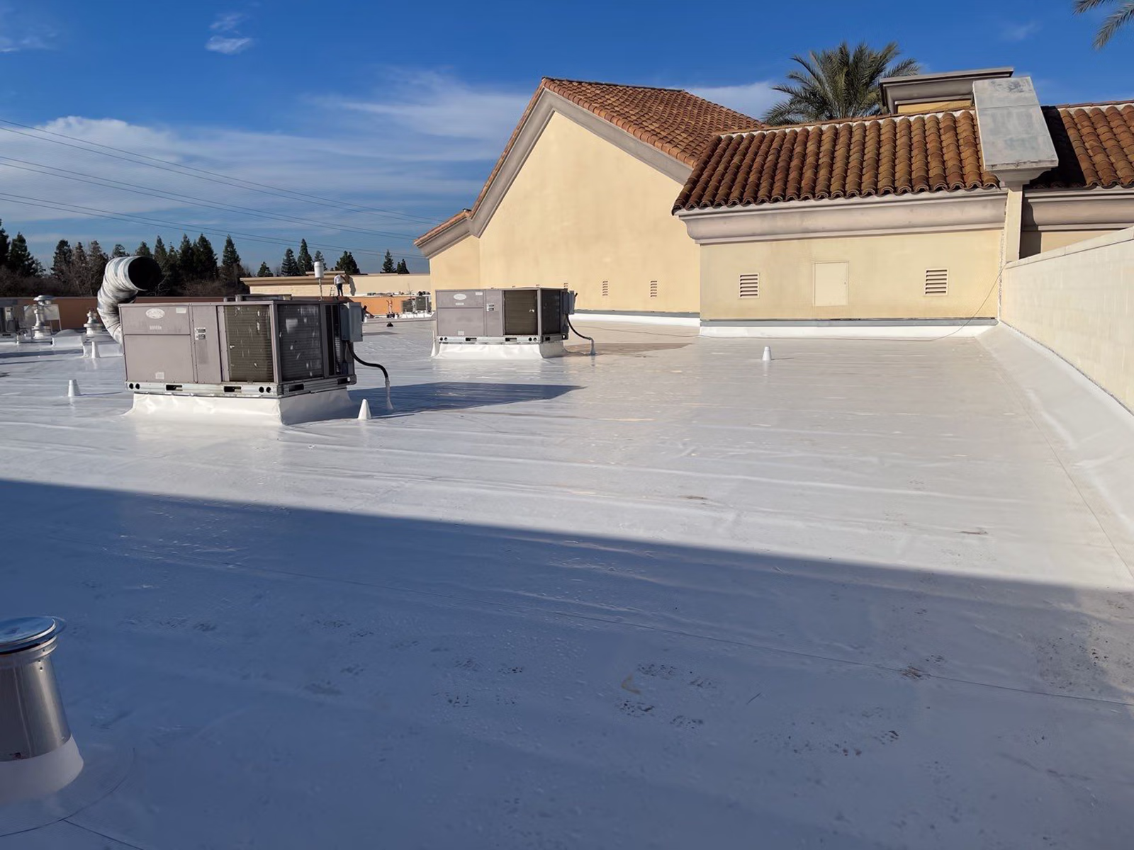 Villaggio Shopping Center - 7895-7909 N Blackstone Ave