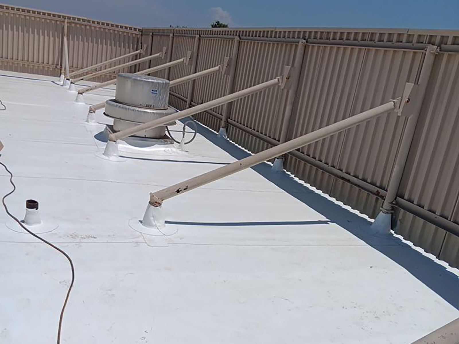 Tulare Akers Professional Center - 801-835 S Akers St