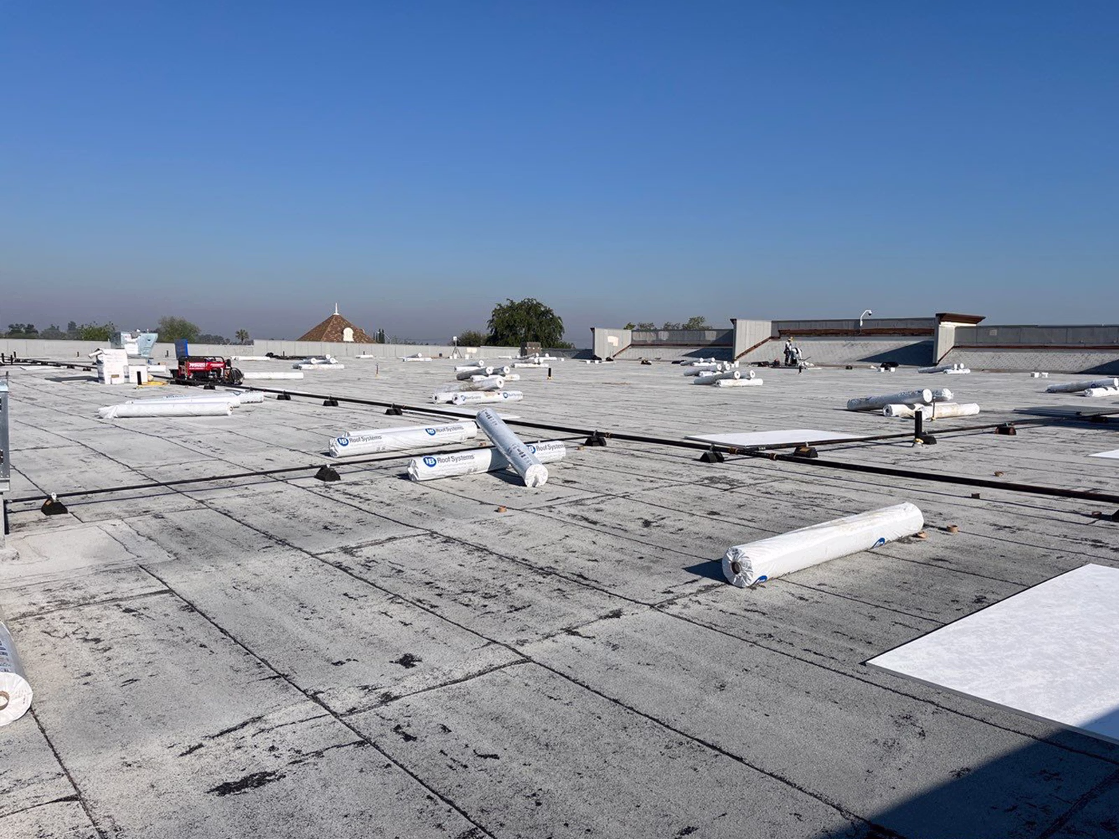 Mercantile Row Shopping Center - 2150 E El Monte Way