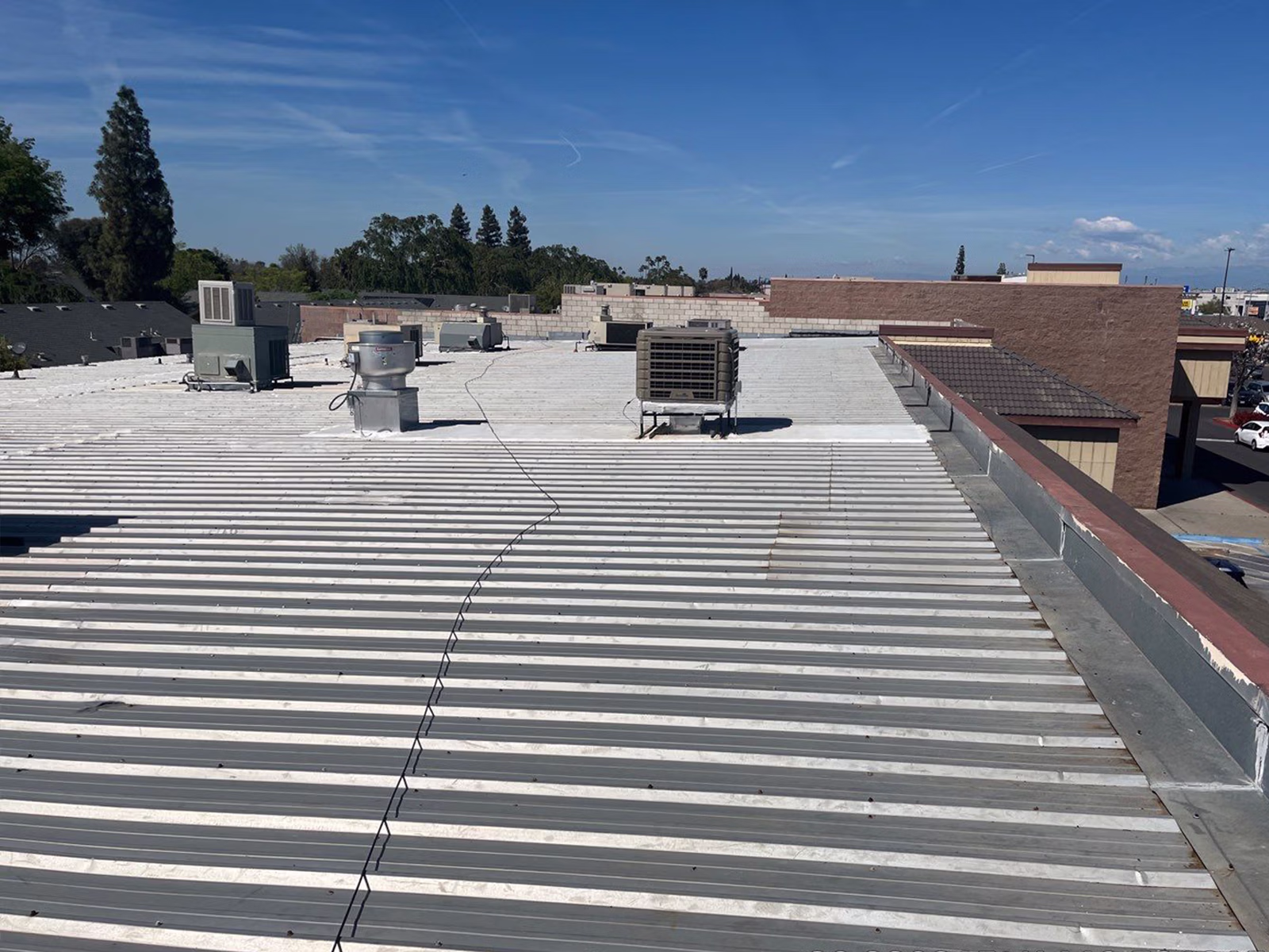 Sierra View Plaza - 6415-6427 N Blackstone Ave