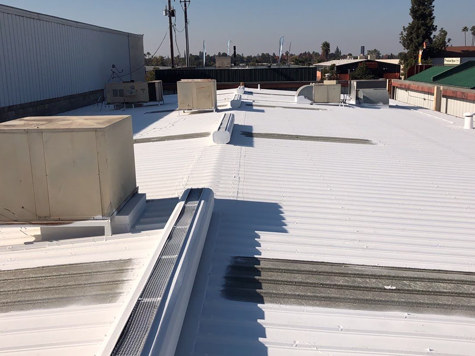 Commercial - 6622-6624 N Blackstone Ave
