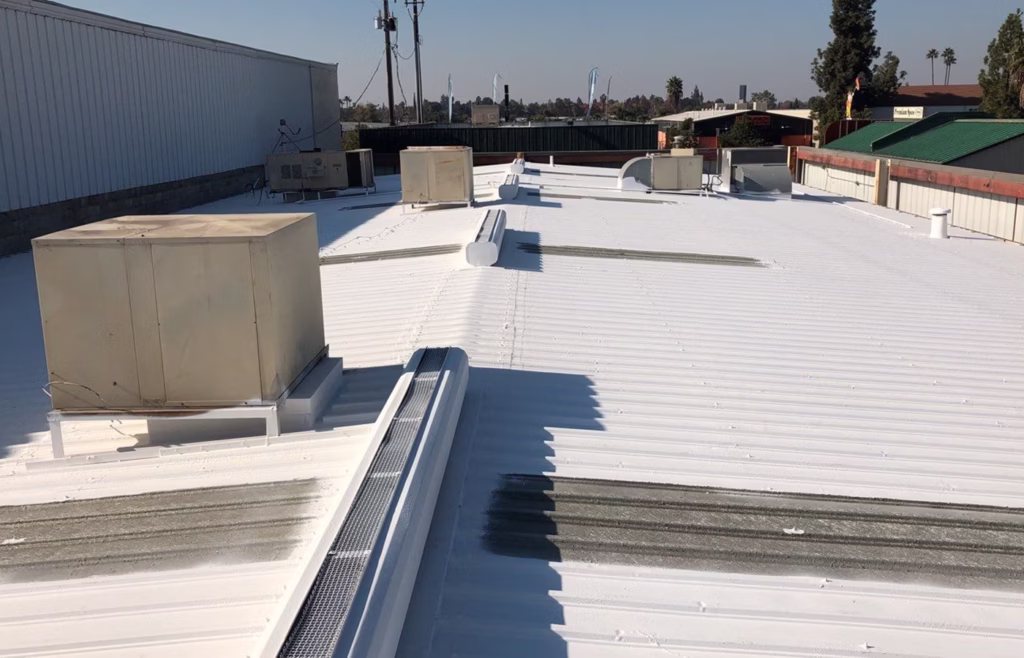 Commercial - 6622-6624 N Blackstone Ave