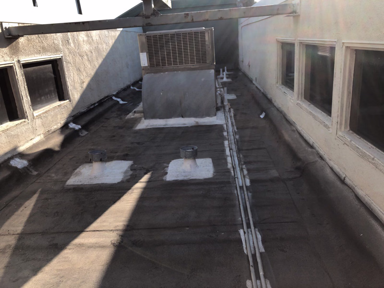 Commercial - 6630 N Blackstone Ave