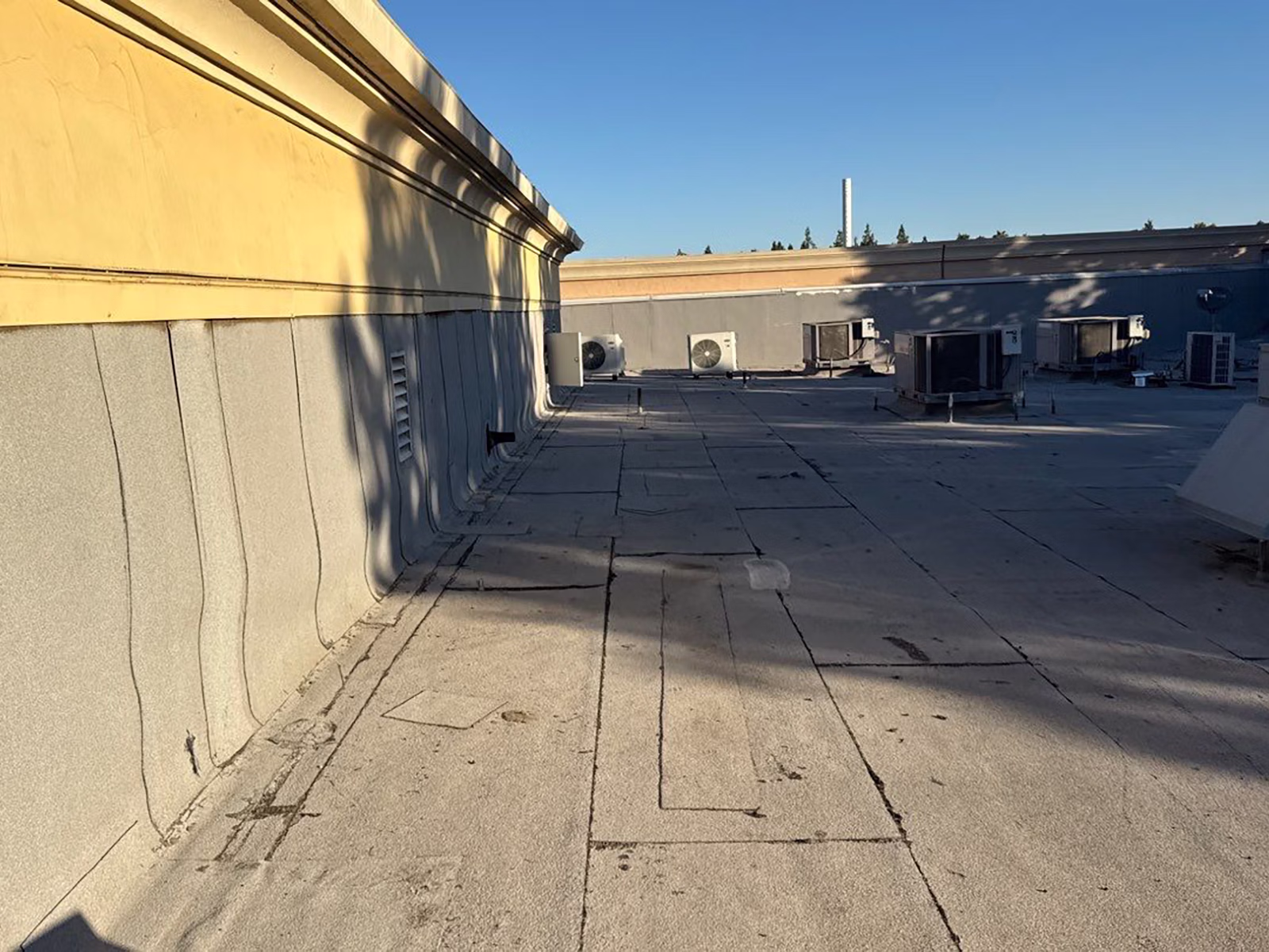 Via Montana Shopping Center - 1552 E Champlain Dr